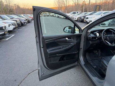 Used 2023 Hyundai Santa Fe Limited image 6