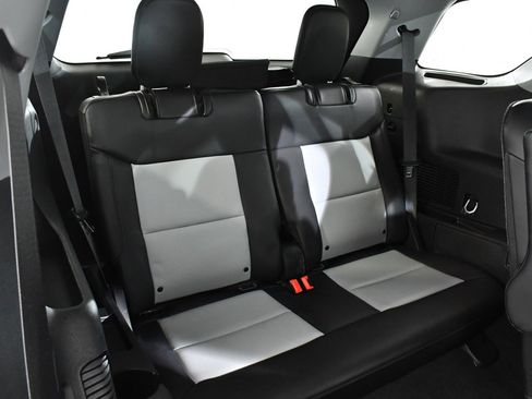 Used 2023 Ford Explorer XLT w/ Equipment Group 202A image 20