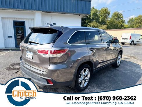 Used 2015 Toyota Highlander Limited w/ Driver Technology Package FWD image 7