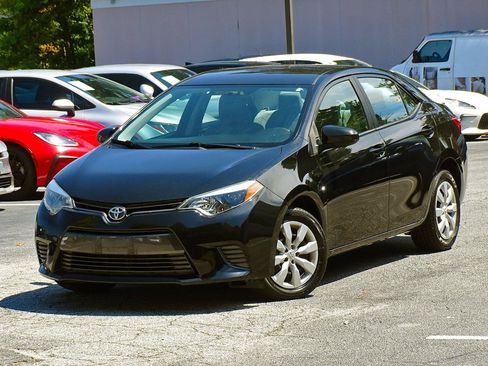 Used 2016 Toyota Corolla LE FWD image 5