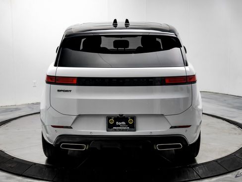 Used 2025 Land Rover Range Rover Sport Dynamic SE image 11