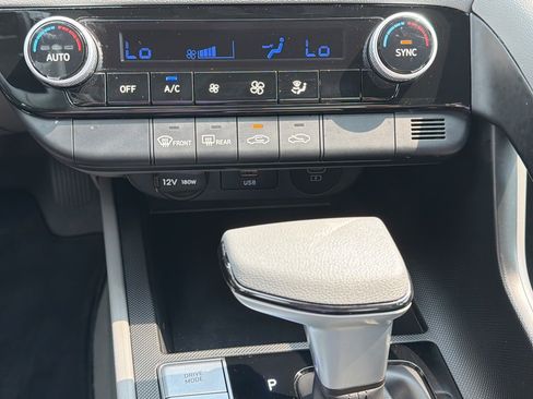 Certified 2024 Hyundai Elantra SEL FWD image 24
