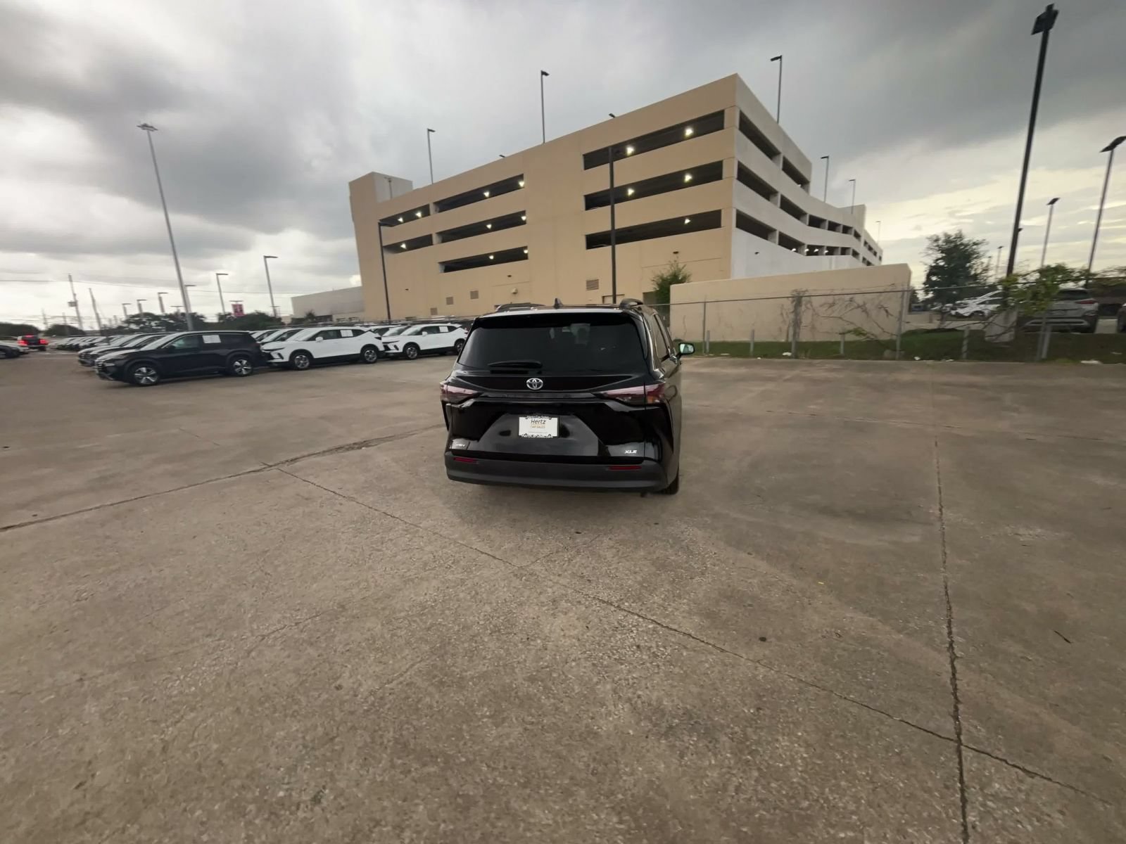Used 2025 Toyota Sienna XLE FWD image 10