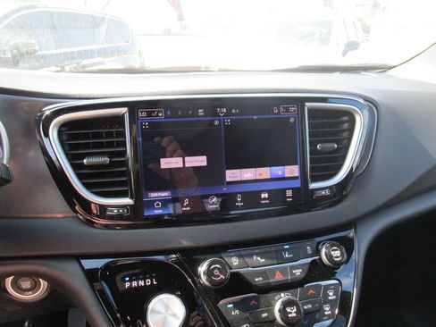 New 2026 Chrysler Voyager LX FWD image 27