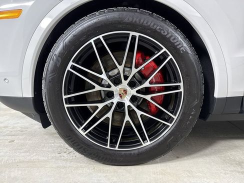 New 2026 Porsche Cayenne S image 10