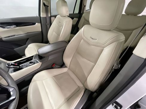 Used 2020 Cadillac XT6 Premium Luxury image 19