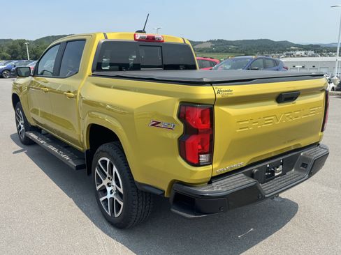 Used 2023 Chevrolet Colorado Z71 w/ Z71 Convenience Package 2 AWD/4WD image 6