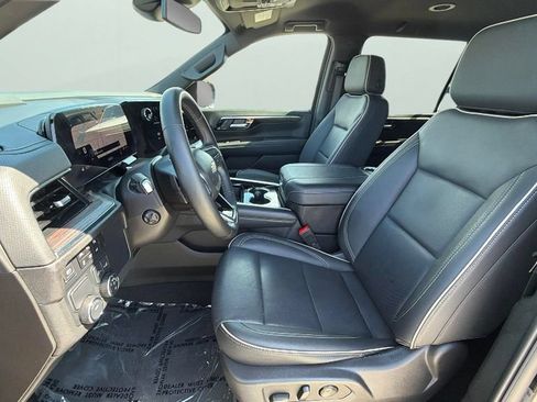 Certified 2025 Chevrolet Suburban Premier RWD image 17