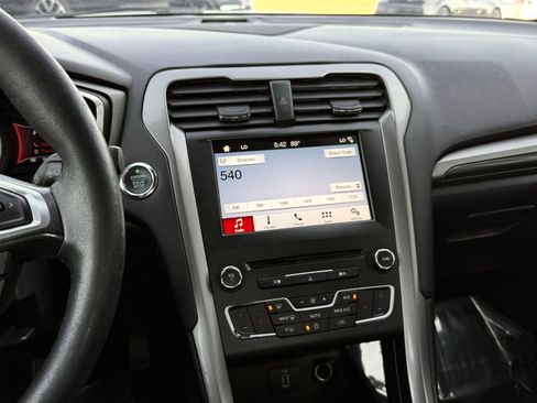 Used 2018 Ford Fusion SE w/ Equipment Group 602A FWD image 29