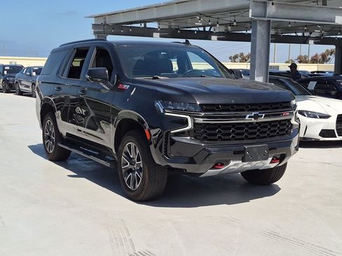 Used 2022 Chevrolet Tahoe Z71 w/ Luxury Package AWD/4WD image 3
