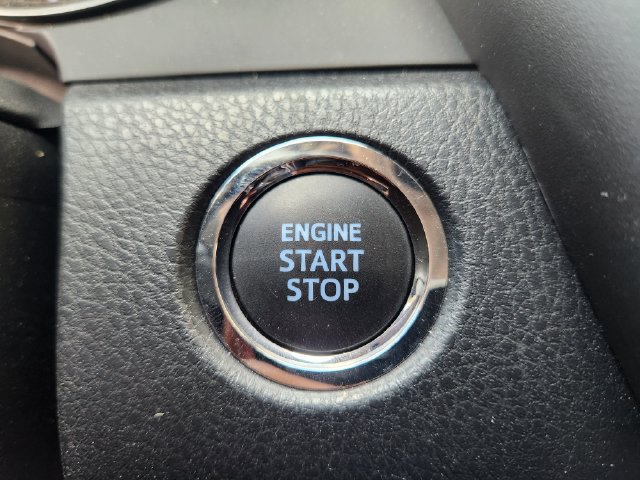 Used 2022 Toyota Camry SE w/ Convenience Package FWD image 19