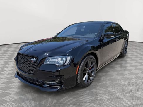 Used 2023 Chrysler 300 C RWD image 3