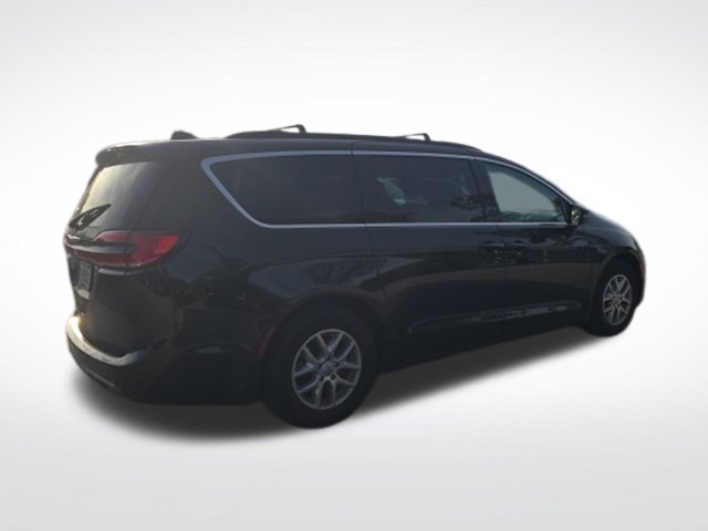 Used 2022 Chrysler Pacifica Touring-L FWD image 3