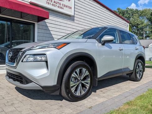 Used 2023 Nissan Rogue SV w/ SV Premium B Package FWD image 2