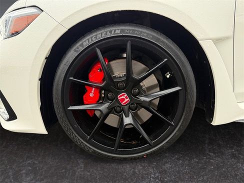 Used 2025 Honda Civic Type R image 9