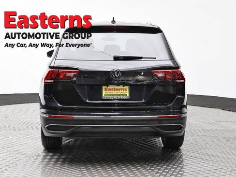 Used 2024 Volkswagen Tiguan SE image 6
