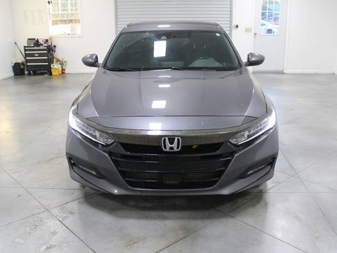 Used 2018 Honda Accord Sport image 3