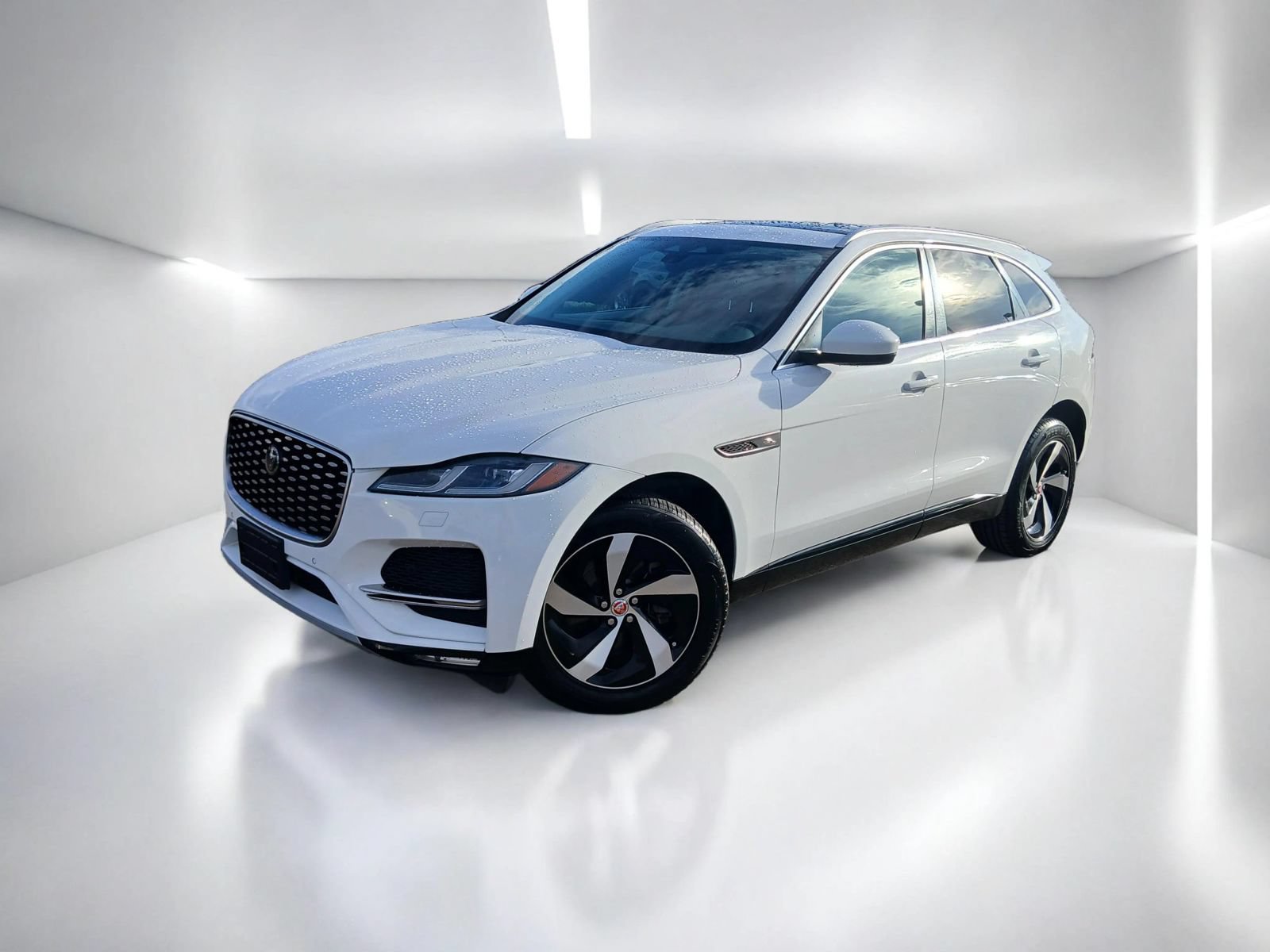 Used 2022 Jaguar F-PACE S AWD/4WD image 2