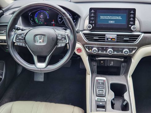 Used 2020 Honda Accord Touring image 25