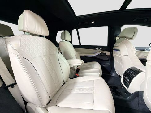 Used 2024 BMW X7 xDrive40i w/ M Sport Package AWD/4WD image 30