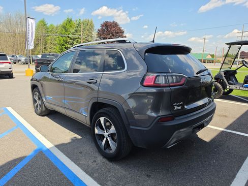 Used 2019 Jeep Cherokee Limited w/ Luxury Group AWD/4WD image 6