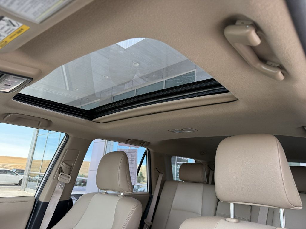 Used 2020 Toyota 4Runner SR5 Premium w/ Moonroof Package AWD/4WD image 18