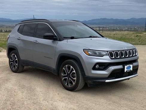 Used 2023 Jeep Compass Limited AWD/4WD image 2