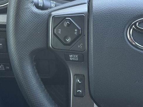 Used 2020 Toyota Tacoma TRD Off-Road w/ Technology Package AWD/4WD image 15