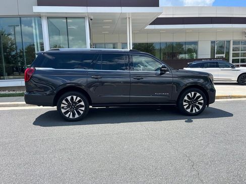 Used 2025 Ford Expedition Max Platinum w/ Driver's Package AWD/4WD image 10