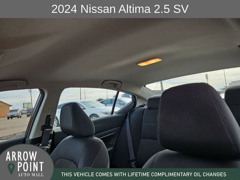Used 2024 Nissan Altima 2.5 SV image 22