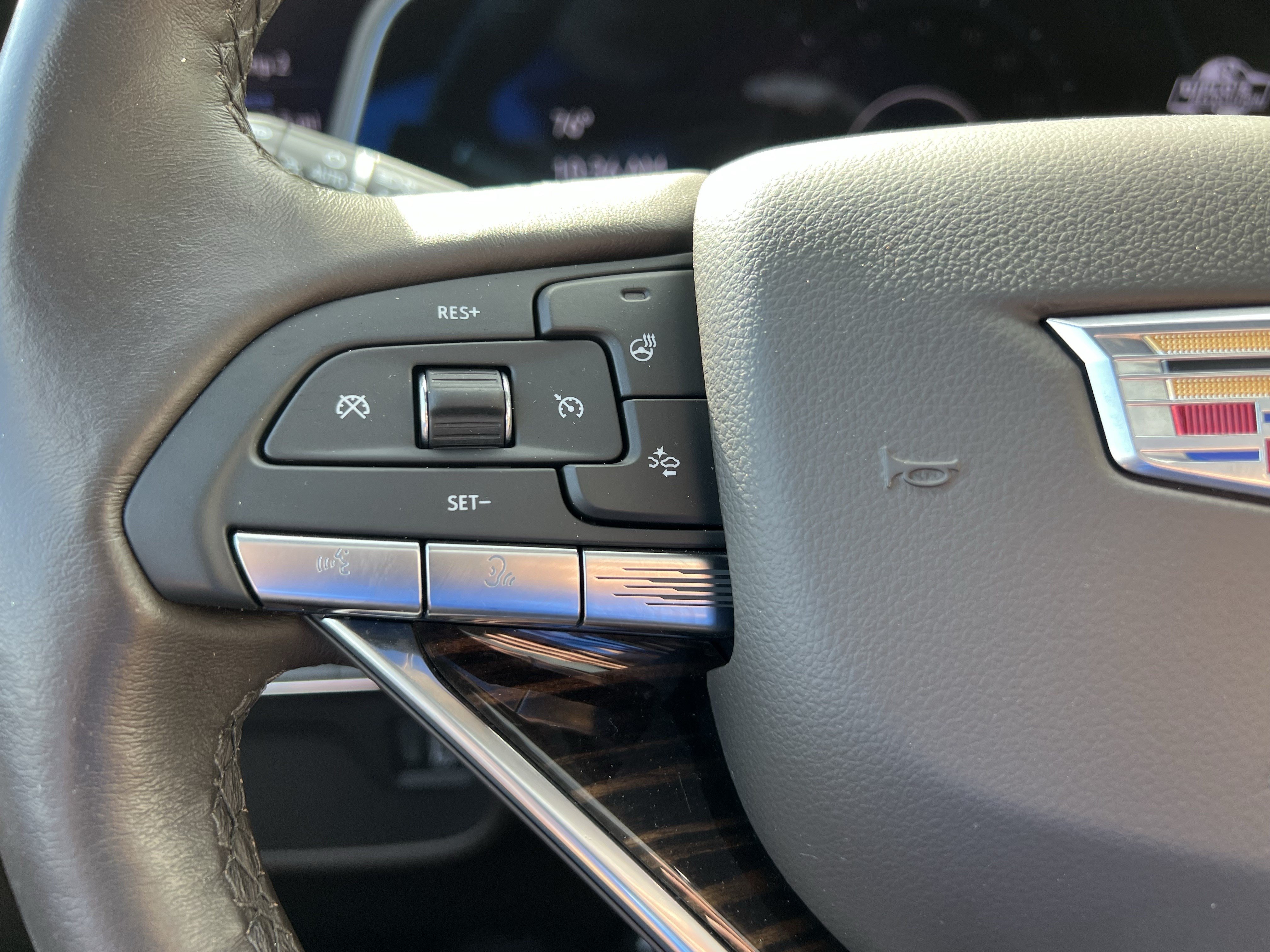 Used 2023 Cadillac Escalade Premium Luxury w/ LPO, Illumination Package AWD/4WD image 19