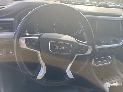 Used 2023 GMC Acadia SLT image 40