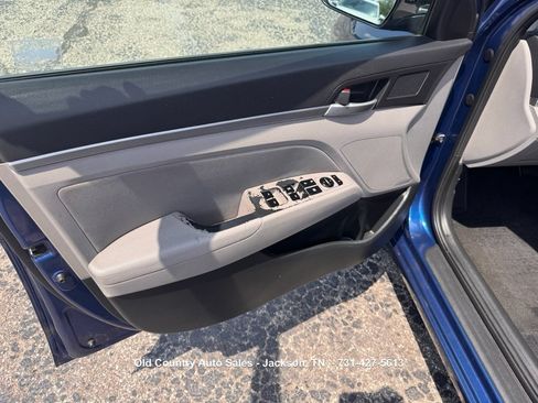 Used 2019 Hyundai Elantra SEL FWD image 18
