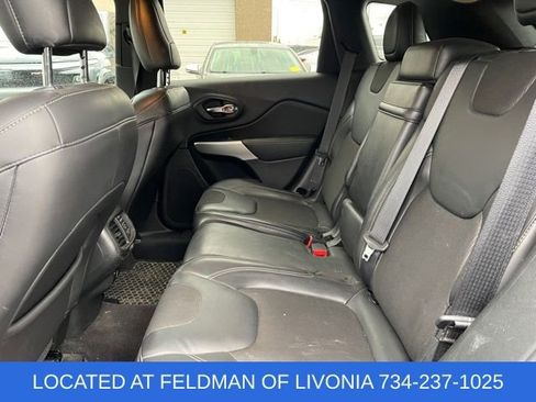 Used 2018 Jeep Cherokee Latitude Plus w/ Cold Weather Group image 8