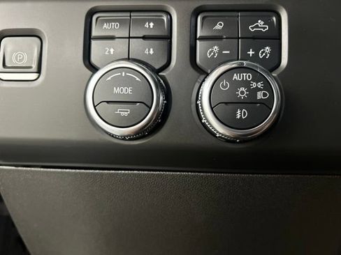 Used 2024 GMC Sierra 2500 AT4X AWD/4WD image 10