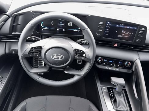 New 2026 Hyundai Elantra Sport FWD image 17