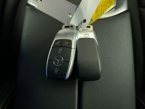 Used 2021 Mercedes-Benz GLC 300 GLC 300 image 33