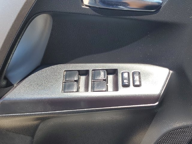 Used 2018 Toyota RAV4 XLE AWD/4WD image 22