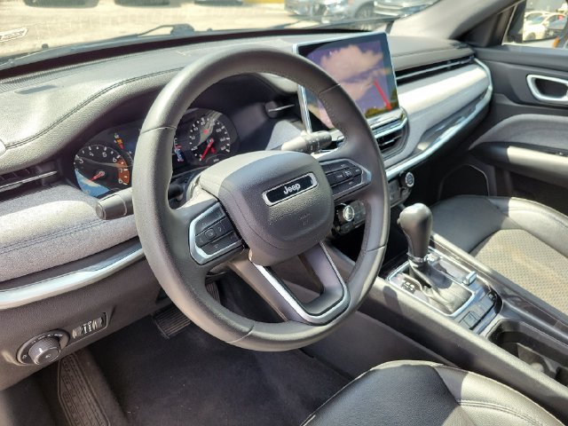 Used 2024 Jeep Compass Latitude AWD/4WD image 21