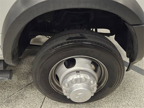 Used 2021 RAM 5500 Tradesman w/ Chrome Appearance Group image 11