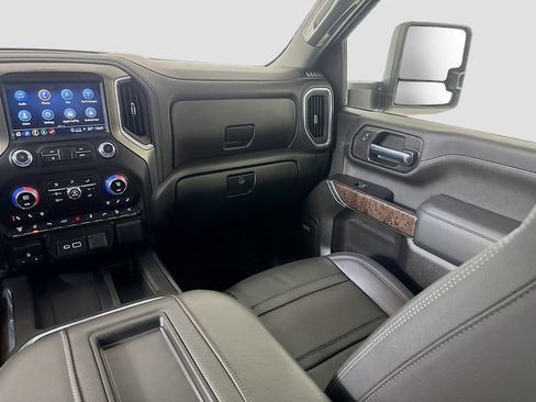 Used 2022 GMC Sierra 3500 Denali w/ Denali Ultimate Package image 24