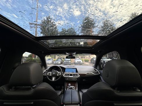 Used 2019 BMW X5 xDrive40i w/ M Sport Package AWD/4WD image 16