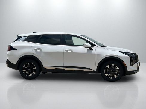 Used 2026 Kia Sportage LX FWD image 4