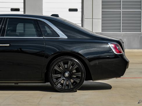 Used 2022 Rolls-Royce Ghost image 7
