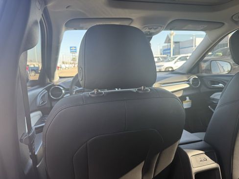 New 2026 Chevrolet Trax LT w/ Sunroof Package image 33