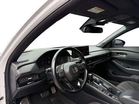 Used 2023 Honda Accord Sport image 9