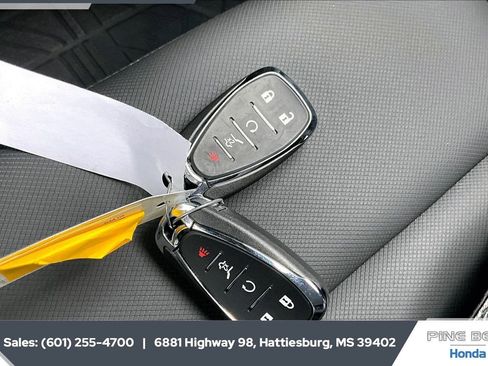 Used 2025 Chevrolet TrailBlazer RS w/ Convenience Package FWD image 9
