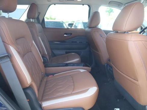 New 2026 Nissan Pathfinder Platinum AWD/4WD image 22