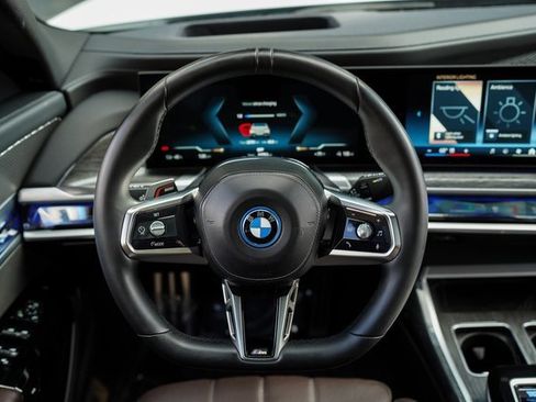 Used 2024 BMW i7 eDrive50 w/ M Sport Package image 28