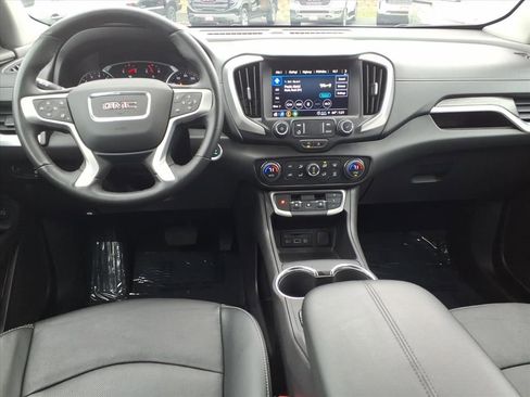 Used 2024 GMC Terrain SLT image 8